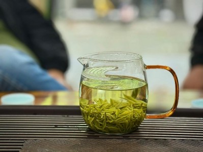 朋友阿杰邀约喝茶倾诉压力,竟是因工作节奏太快